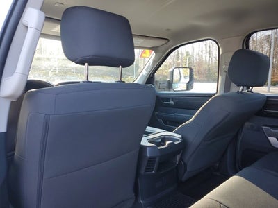 2022 Toyota Tundra 2WD SR5