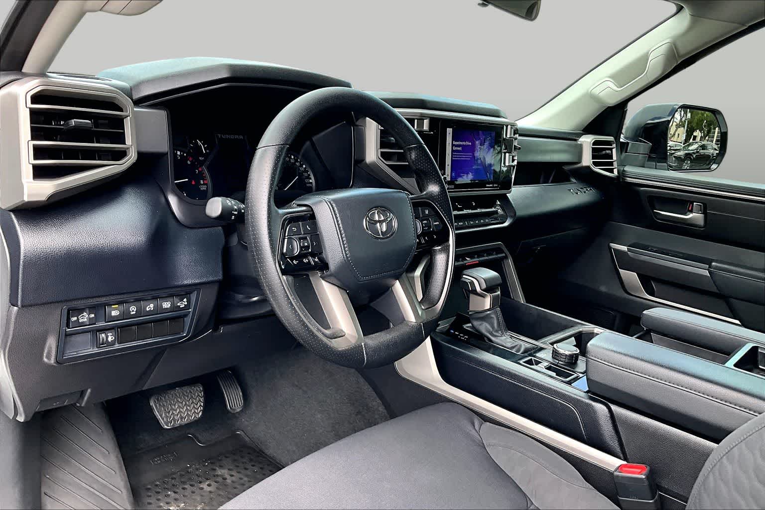 2024 Toyota Tundra 4WD SR5