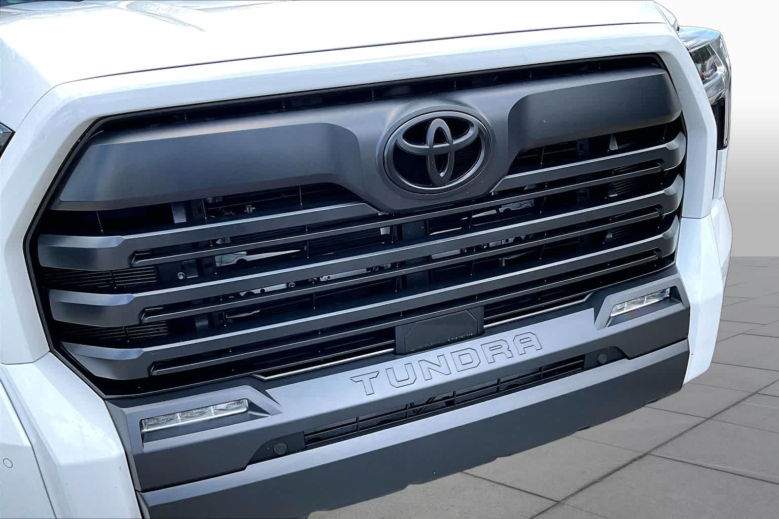 2024 Toyota Tundra 4WD SR5
