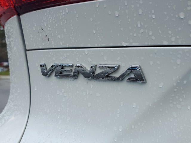2023 Toyota Venza LE