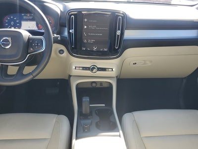 2019 Volvo XC40 Momentum