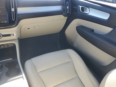 2019 Volvo XC40 Momentum