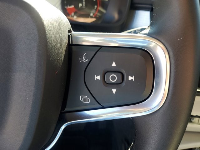 2019 Volvo XC40 Momentum