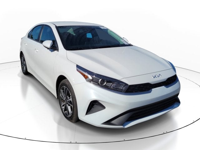 2024 Kia Forte LXS AT's photo