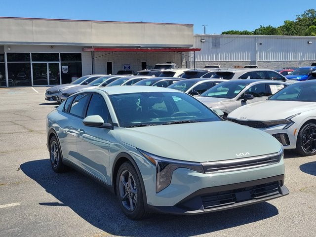 2026 Kia K4 LXS