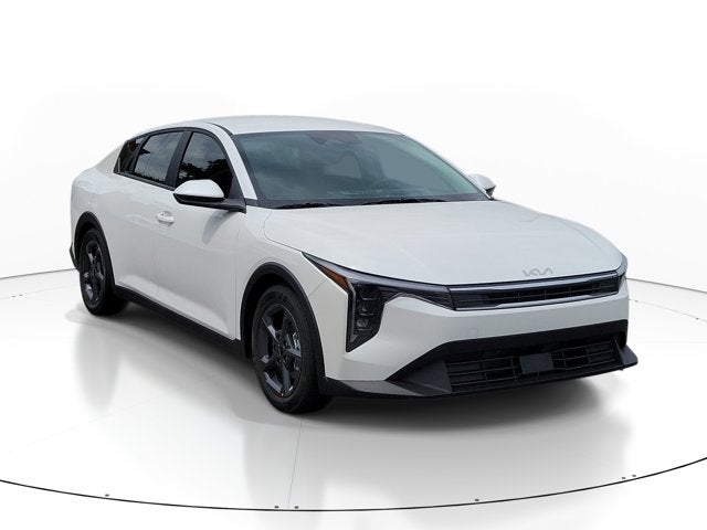 2026 Kia K4 LXS AT's photo