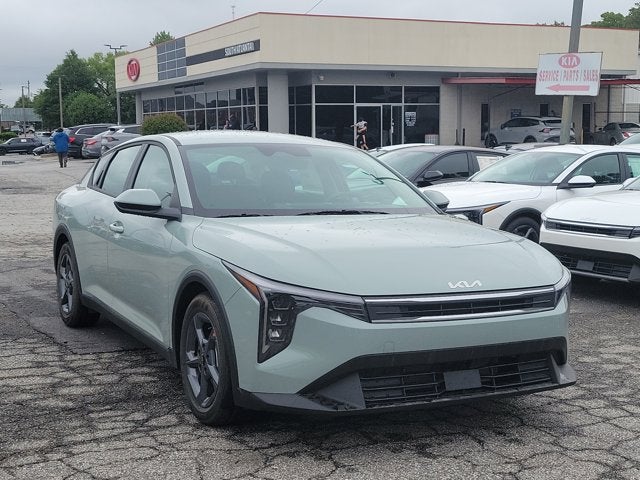 2026 Kia K4 LXS
