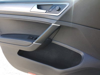 2015 Volkswagen Golf TSI S 4-Door