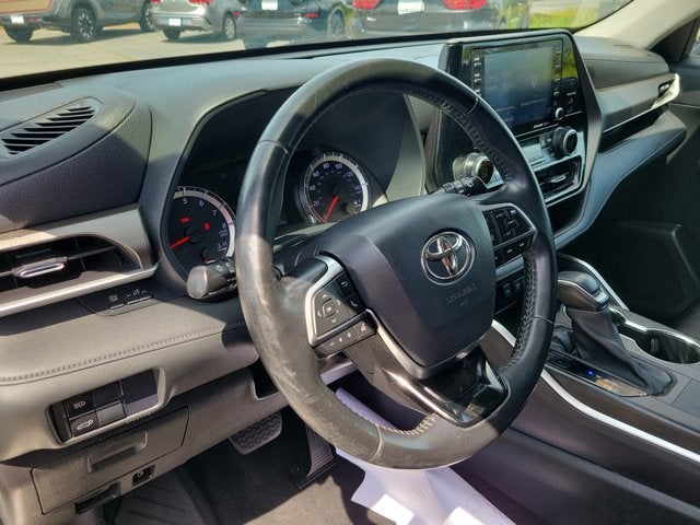 2021 Toyota Highlander Base