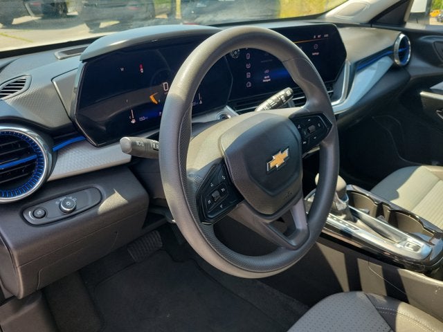 2025 Chevrolet Trax LT's photo