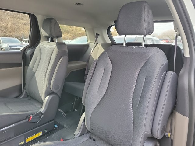 2026 Kia Carnival LX