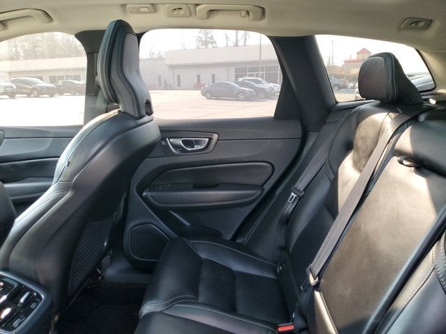 2023 Volvo XC60 Ultimate Bright Theme