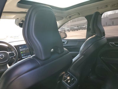 2023 Volvo XC60 Ultimate Bright Theme