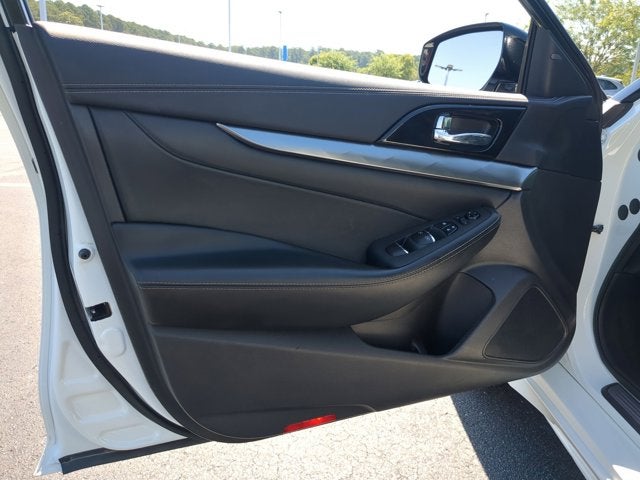 2023 Nissan Maxima SV