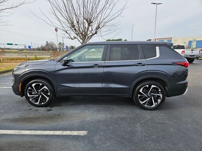 2024 Mitsubishi Outlander SE