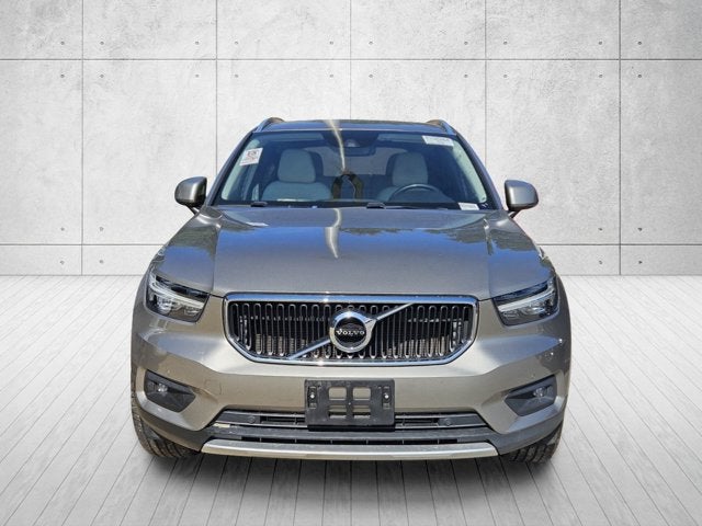 2022 Volvo XC40 Momentum