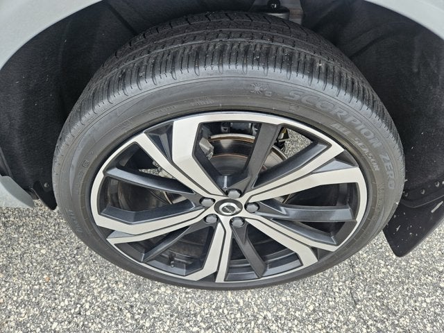 2024 Volvo XC60 Ultimate Dark Theme