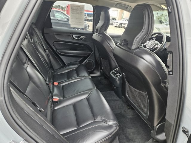 2024 Volvo XC60 Ultimate Dark Theme