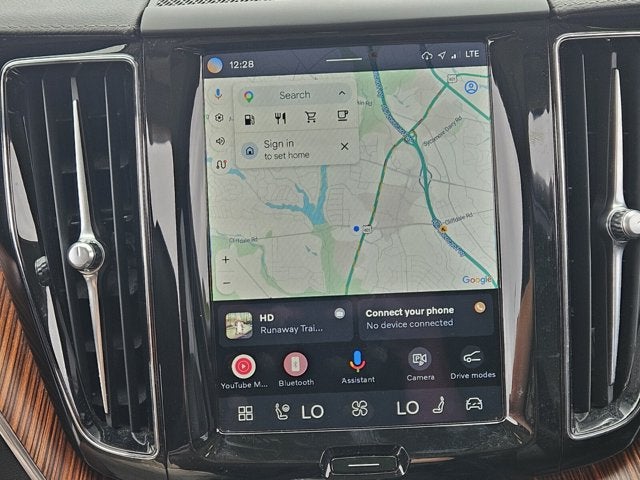 2024 Volvo XC60 Ultimate Dark Theme