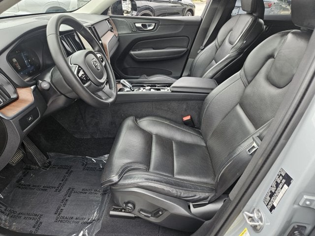 2024 Volvo XC60 Ultimate Dark Theme