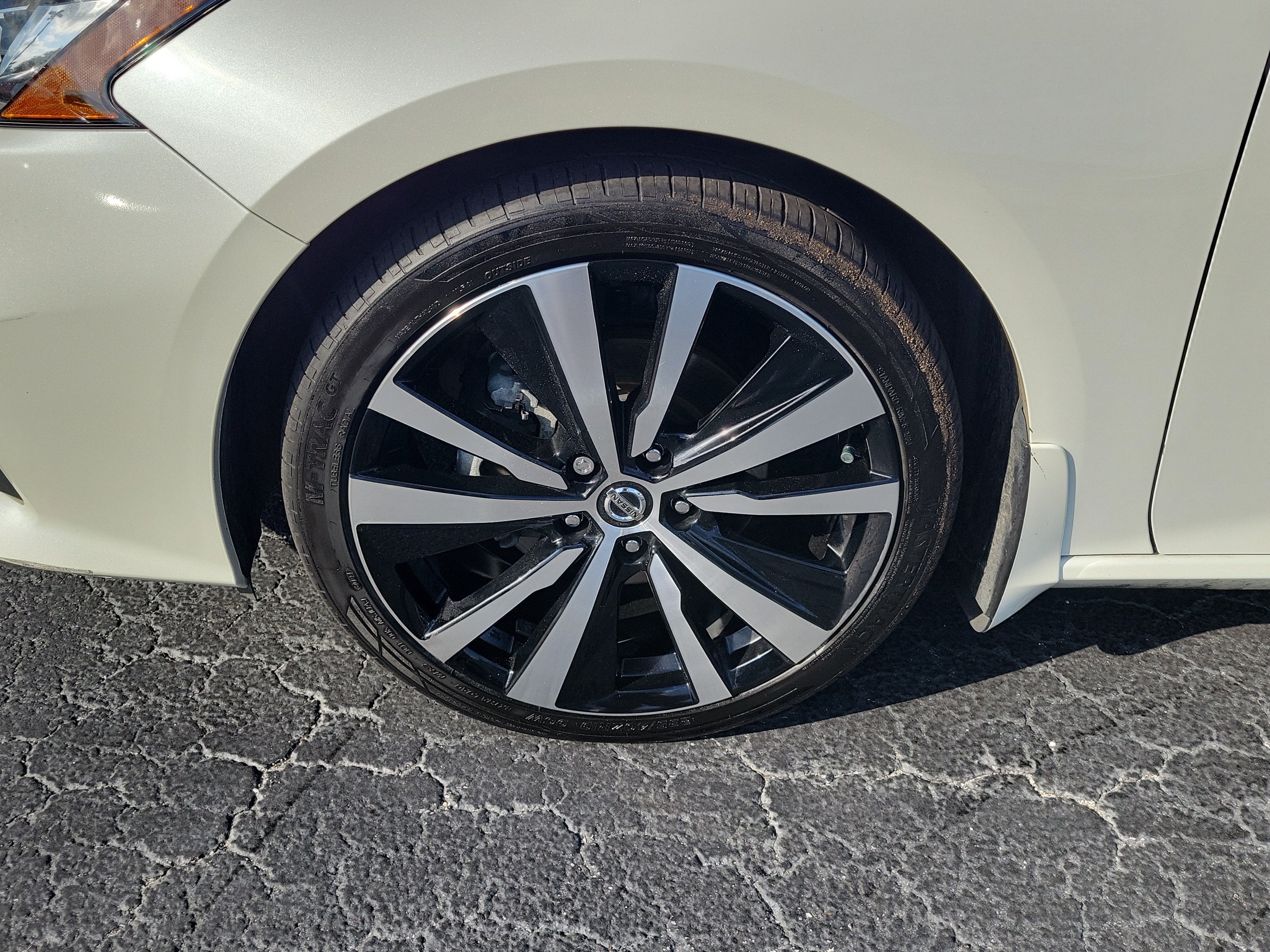 2020 Nissan Altima 2.5 SR