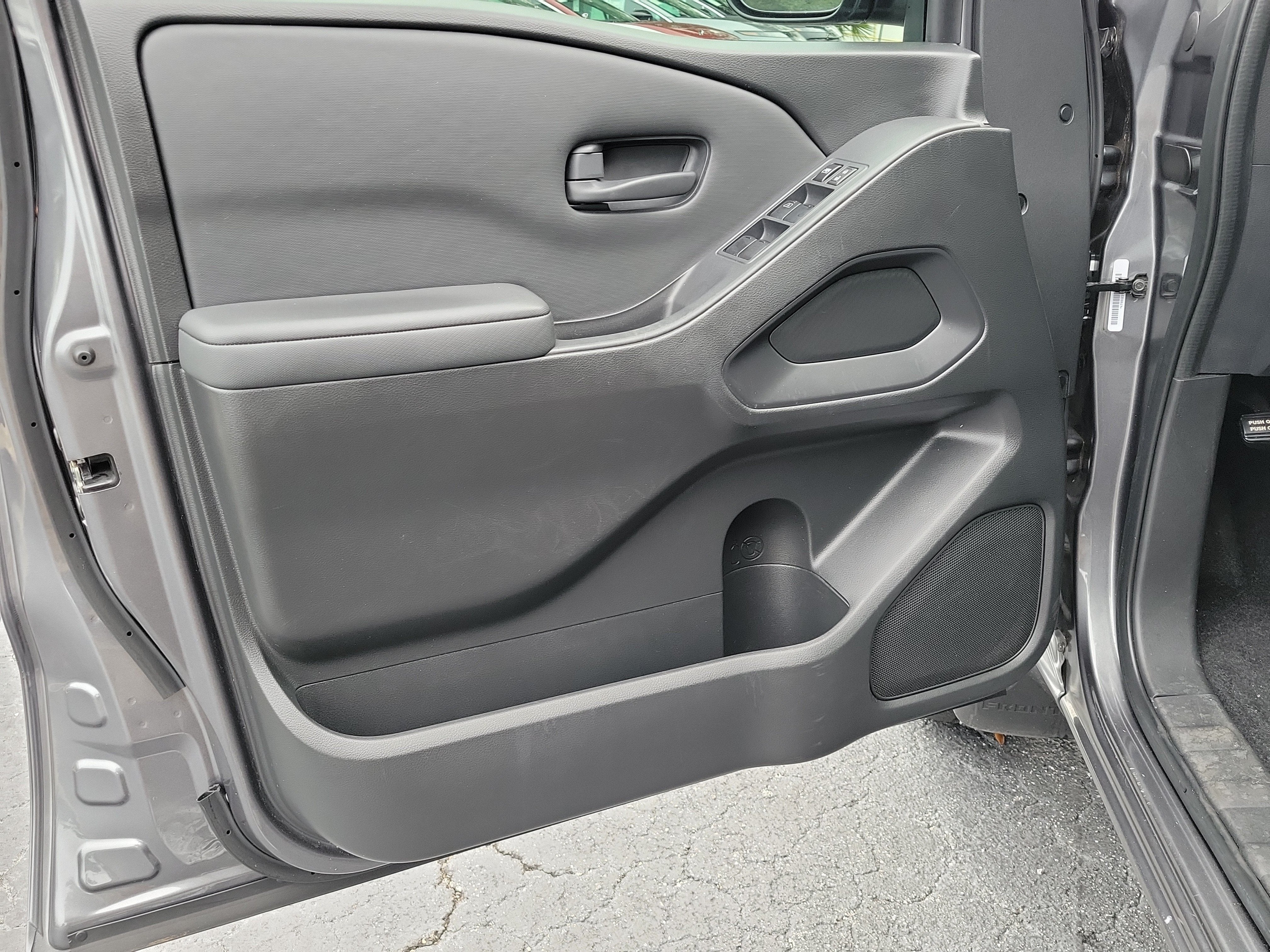 2023 Nissan Frontier S