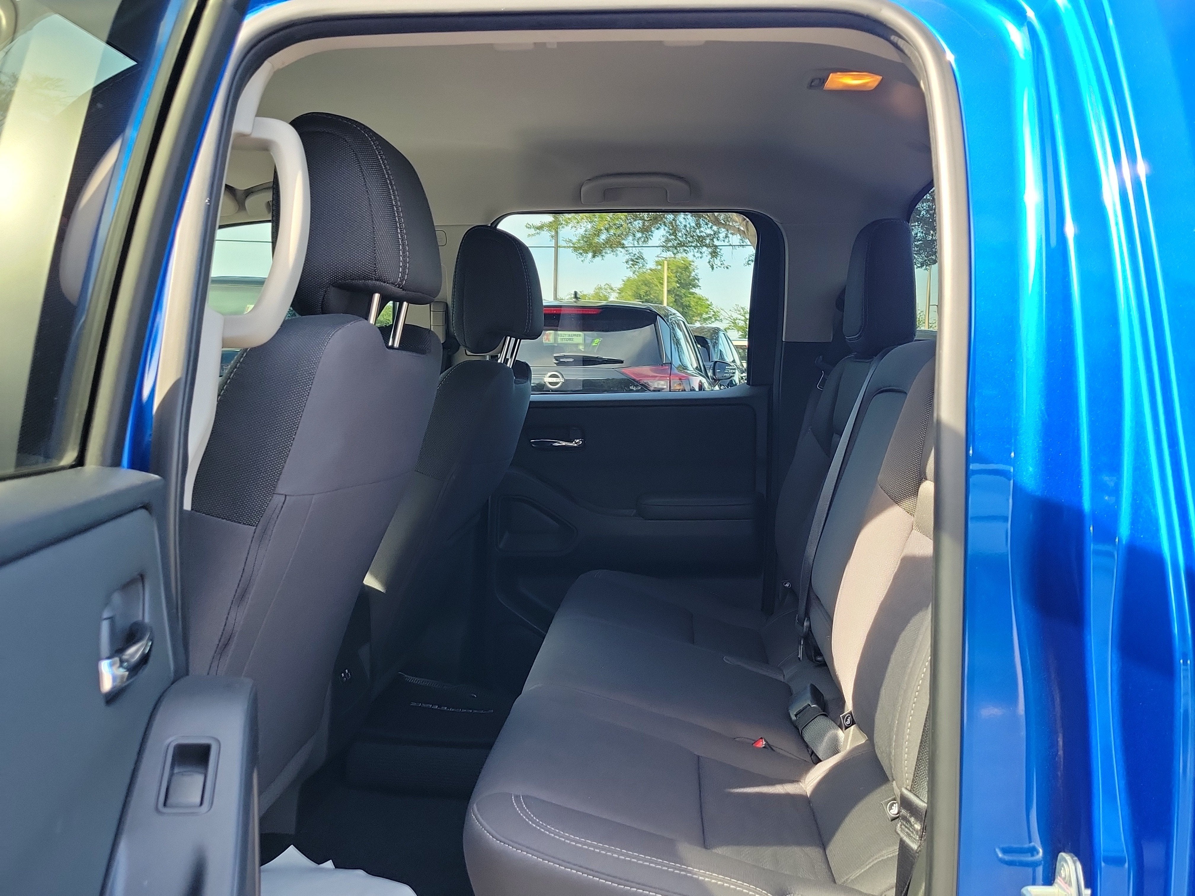 2024 Nissan Frontier SV