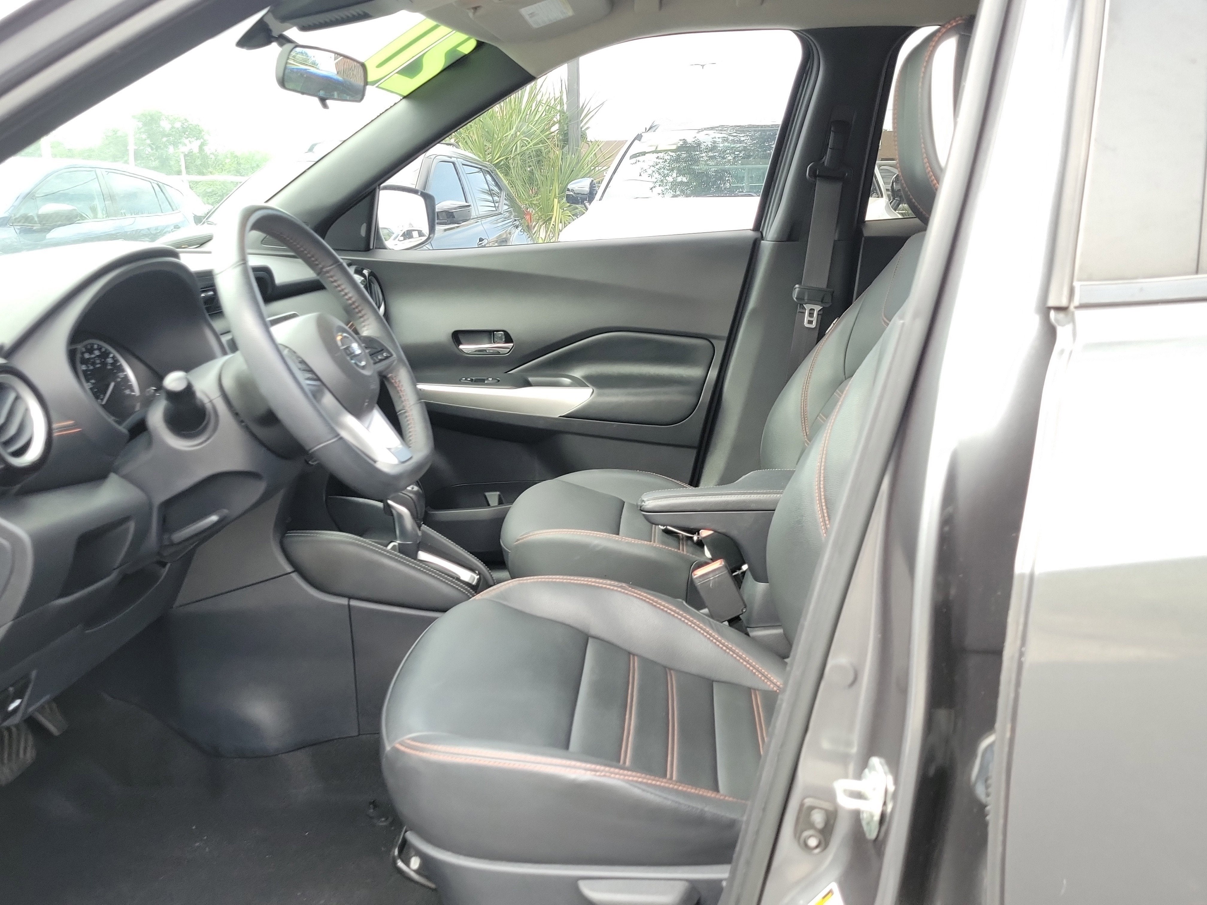 2020 Nissan Kicks SR