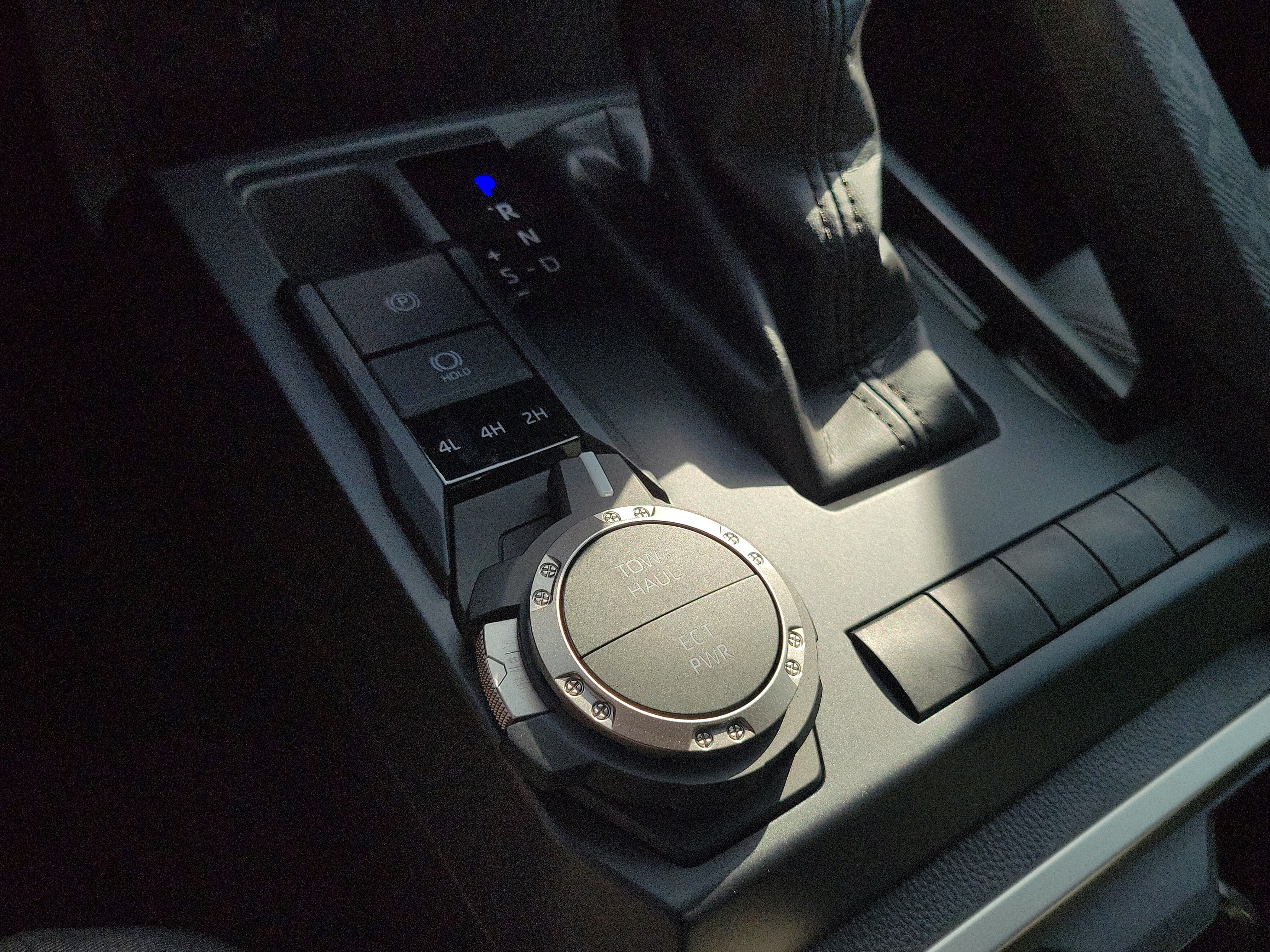 2024 Toyota Tacoma 4WD SR5