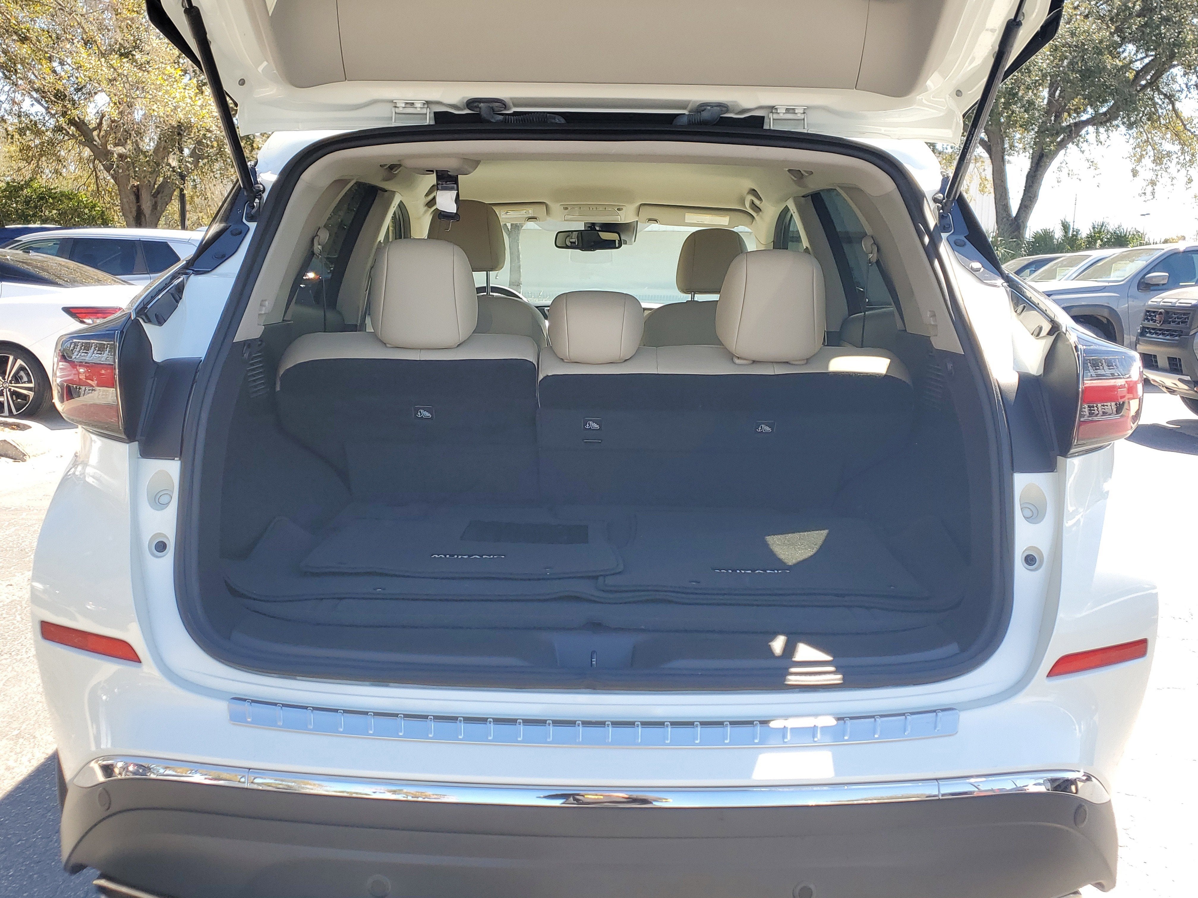 2023 Nissan Murano SV