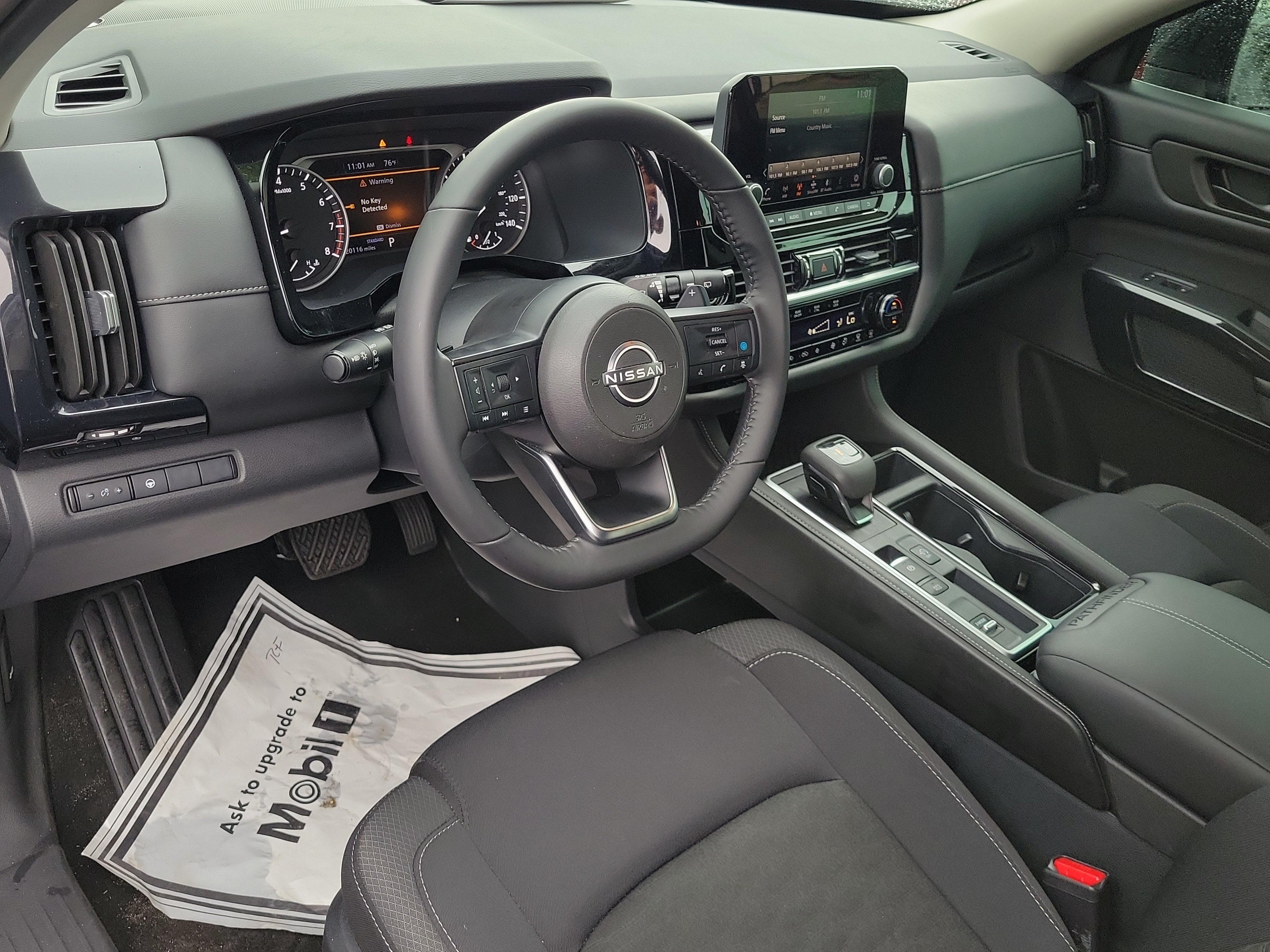 2024 Nissan Pathfinder SV