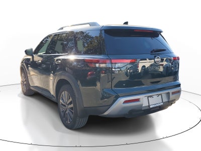 2022 Nissan Pathfinder SL