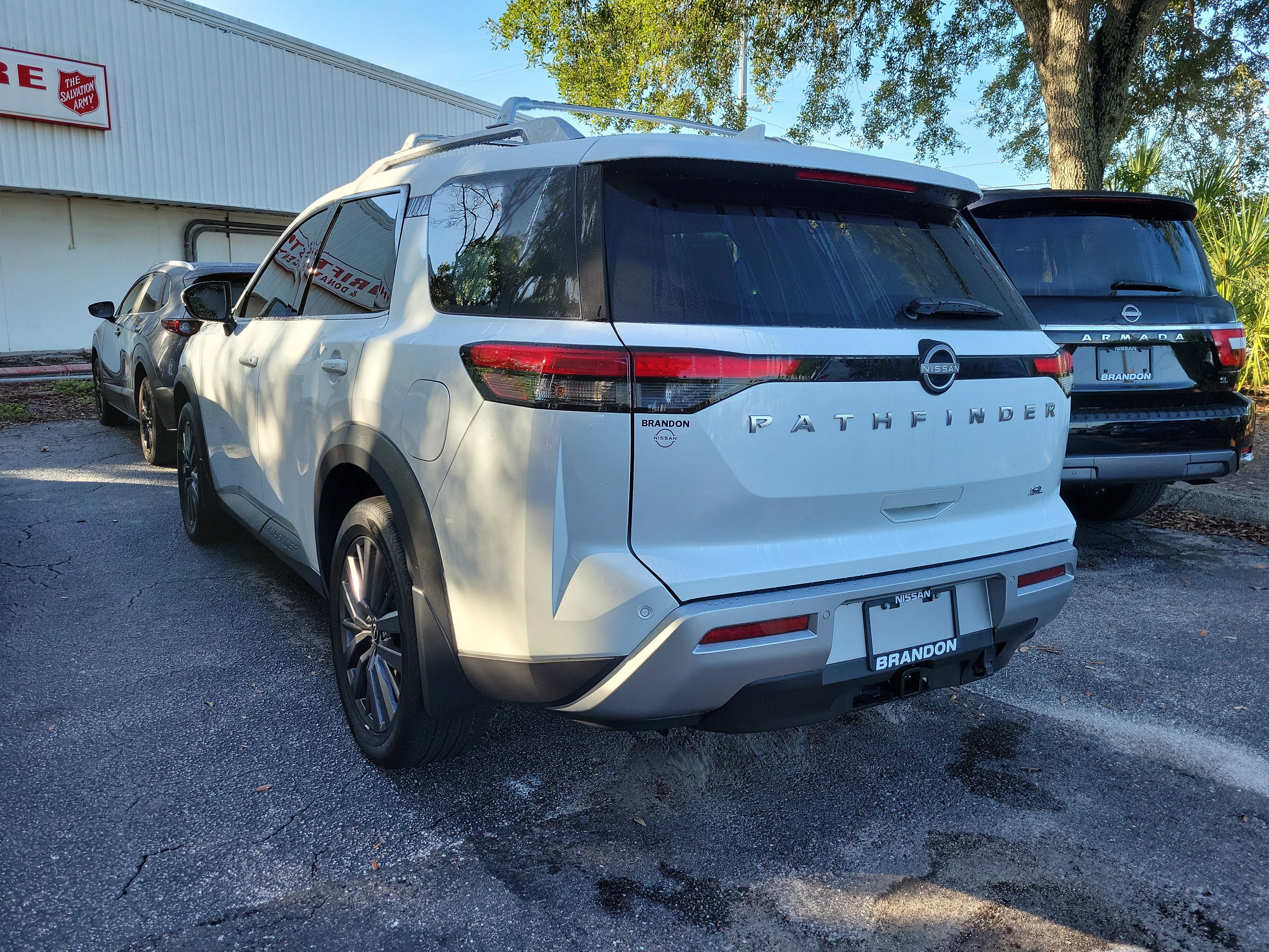 2025 Nissan Pathfinder SL