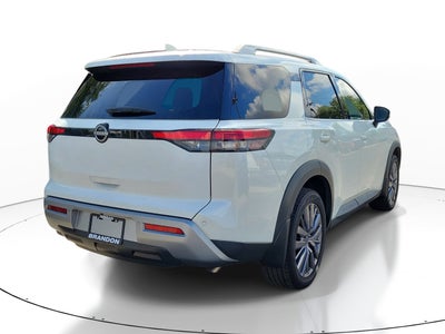 2024 Nissan Pathfinder SL