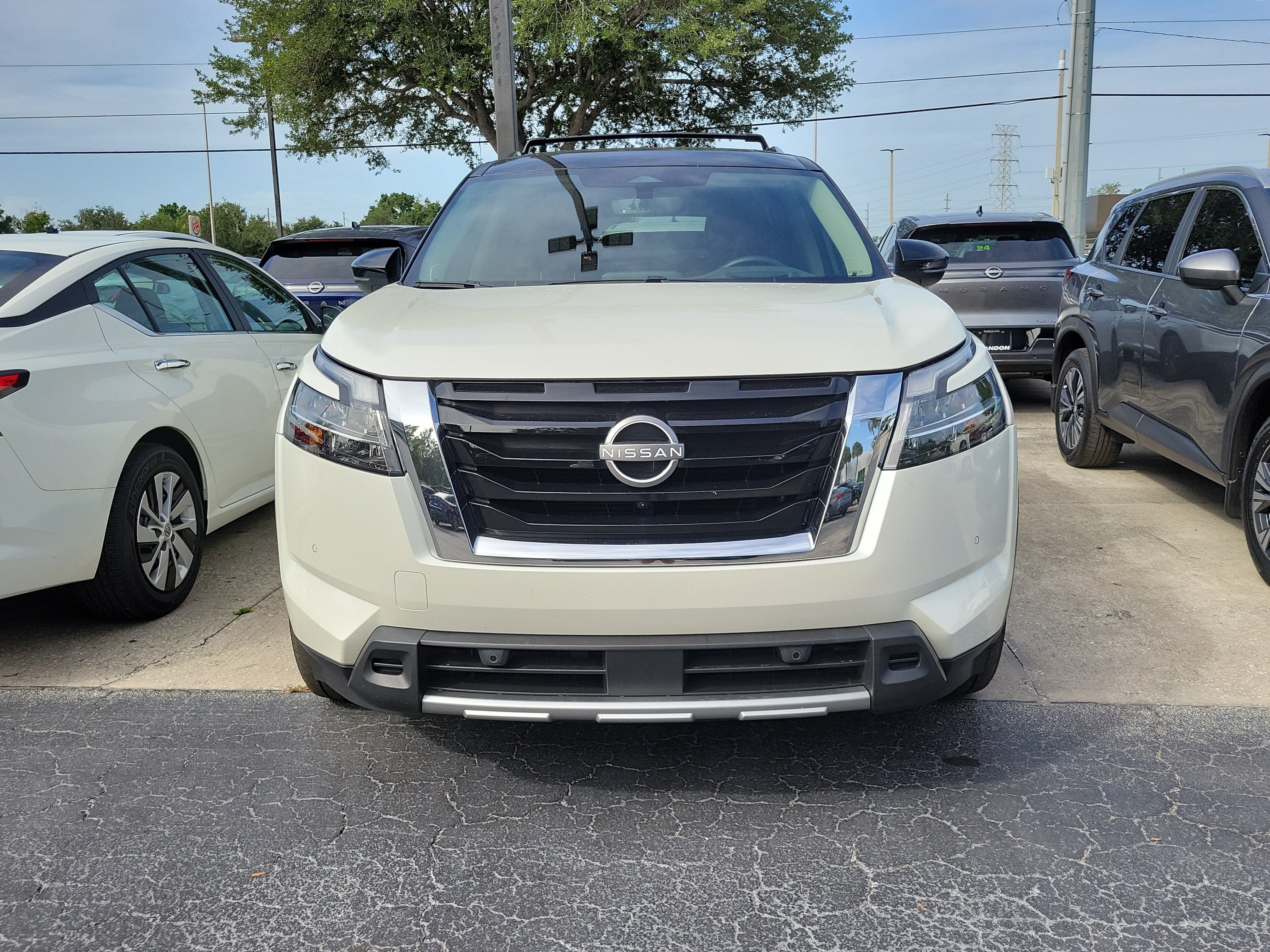 2024 Nissan Pathfinder Platinum