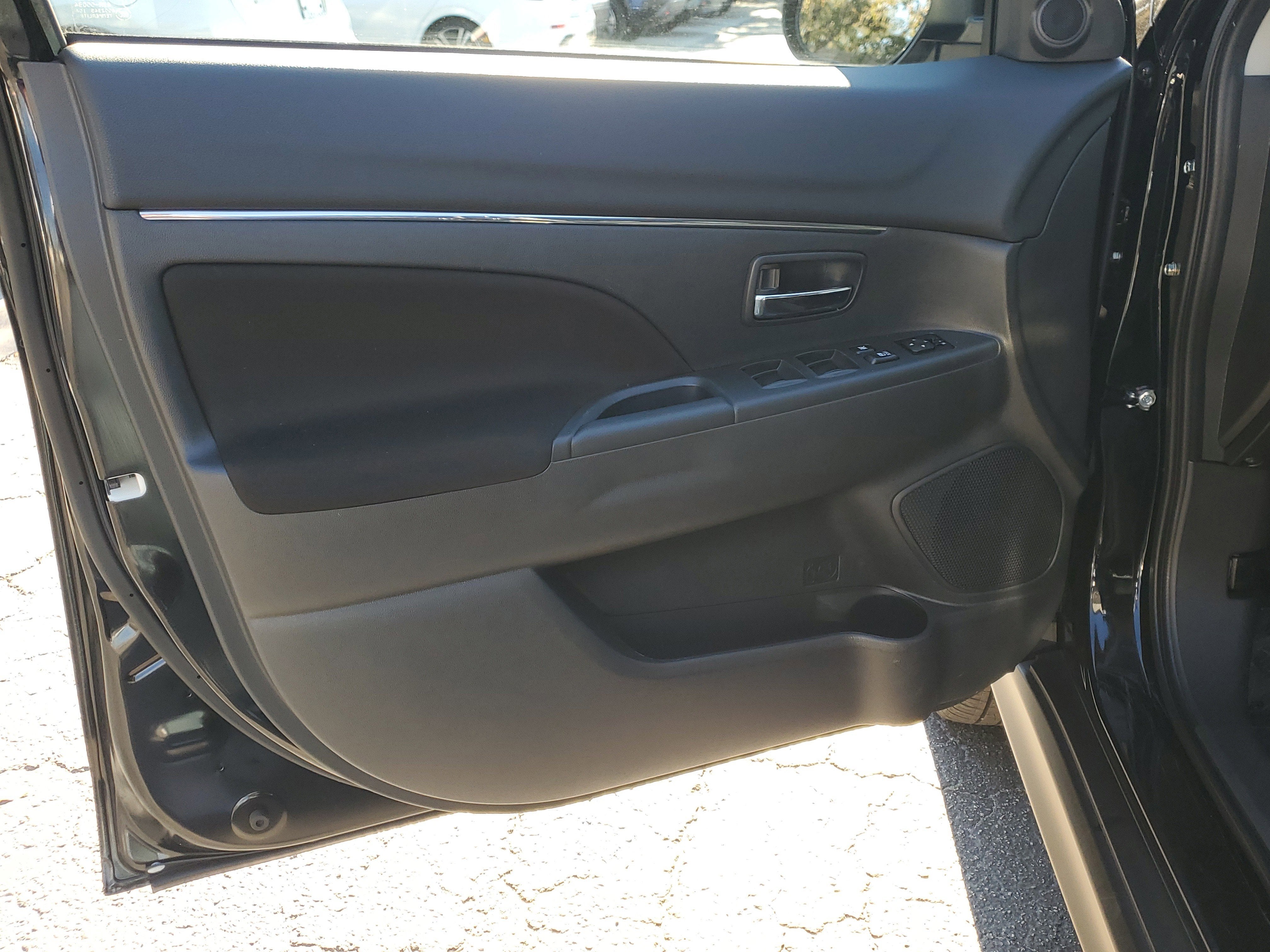 2025 Mitsubishi Outlander Sport S