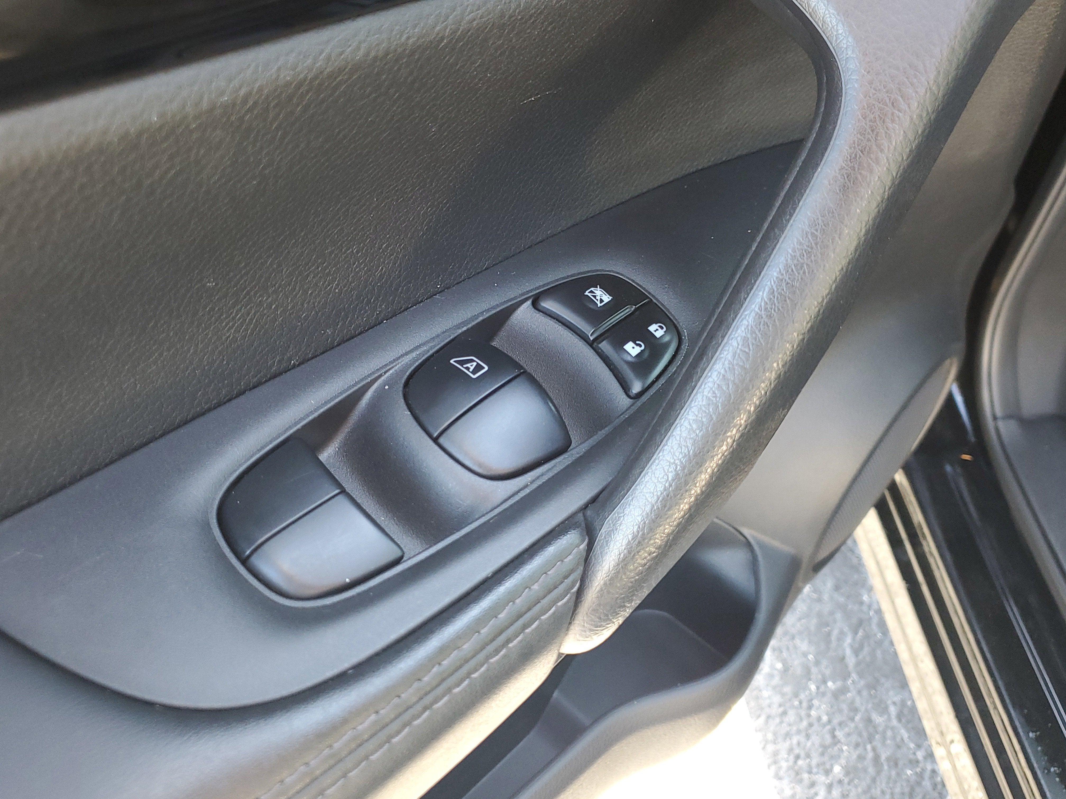 2021 Nissan Rogue Sport SV