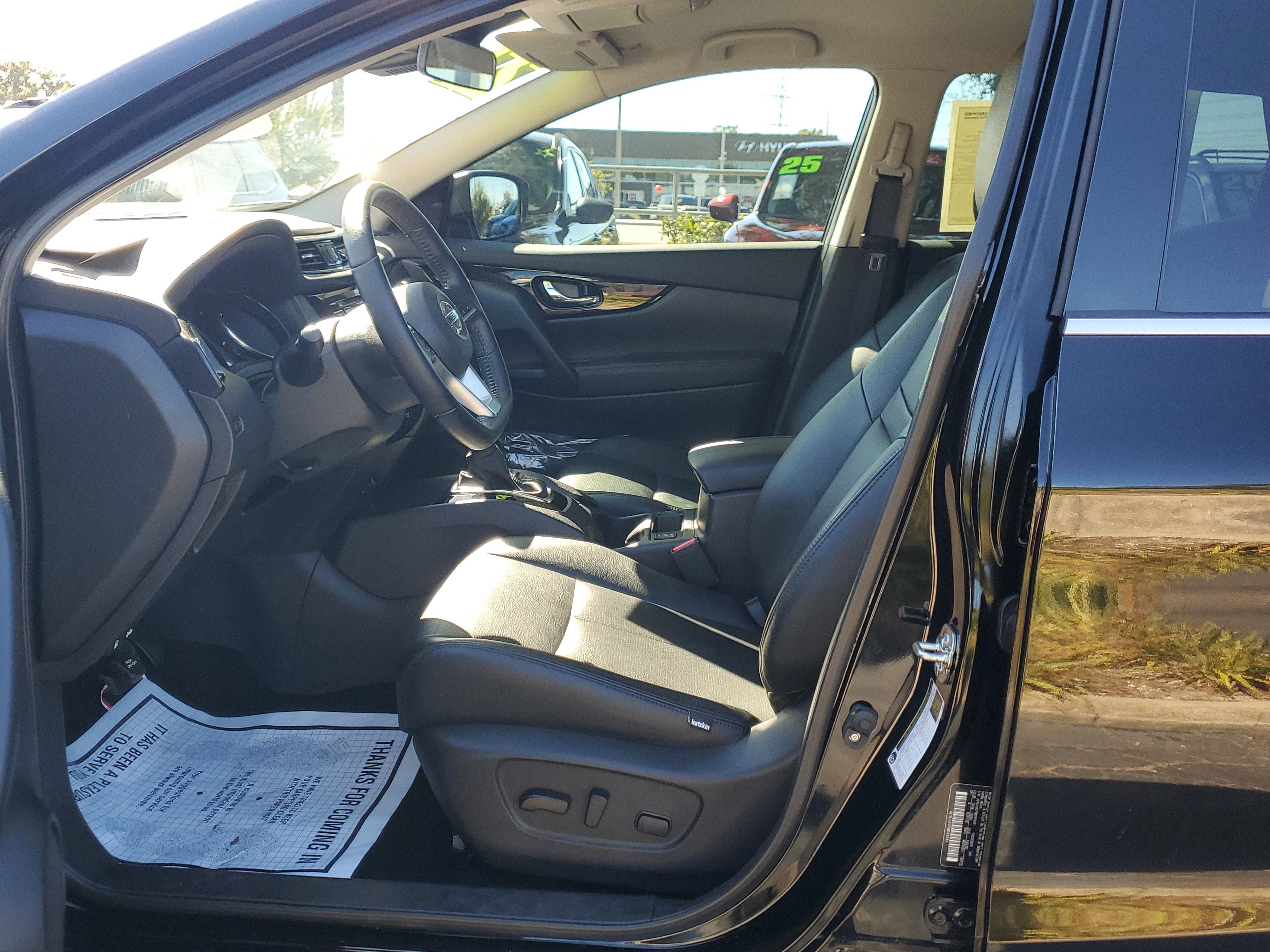 2022 Nissan Rogue Sport SV