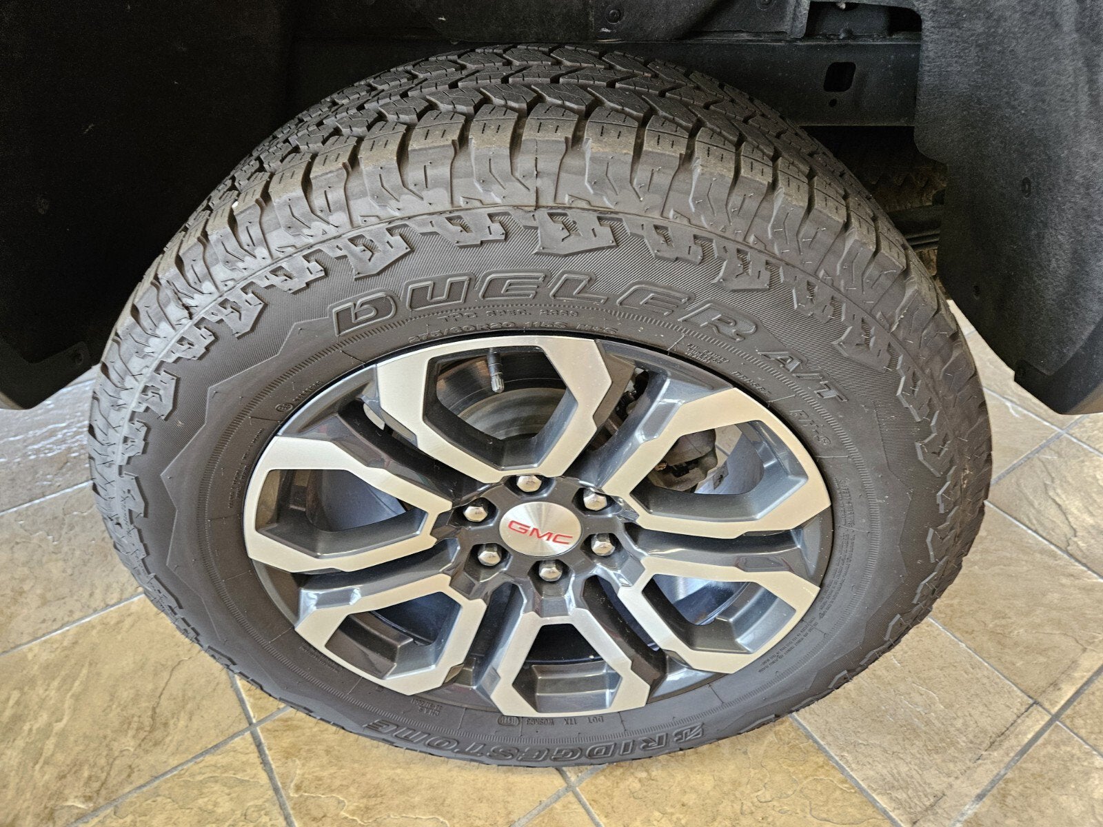 2023 GMC Canyon 4WD AT4