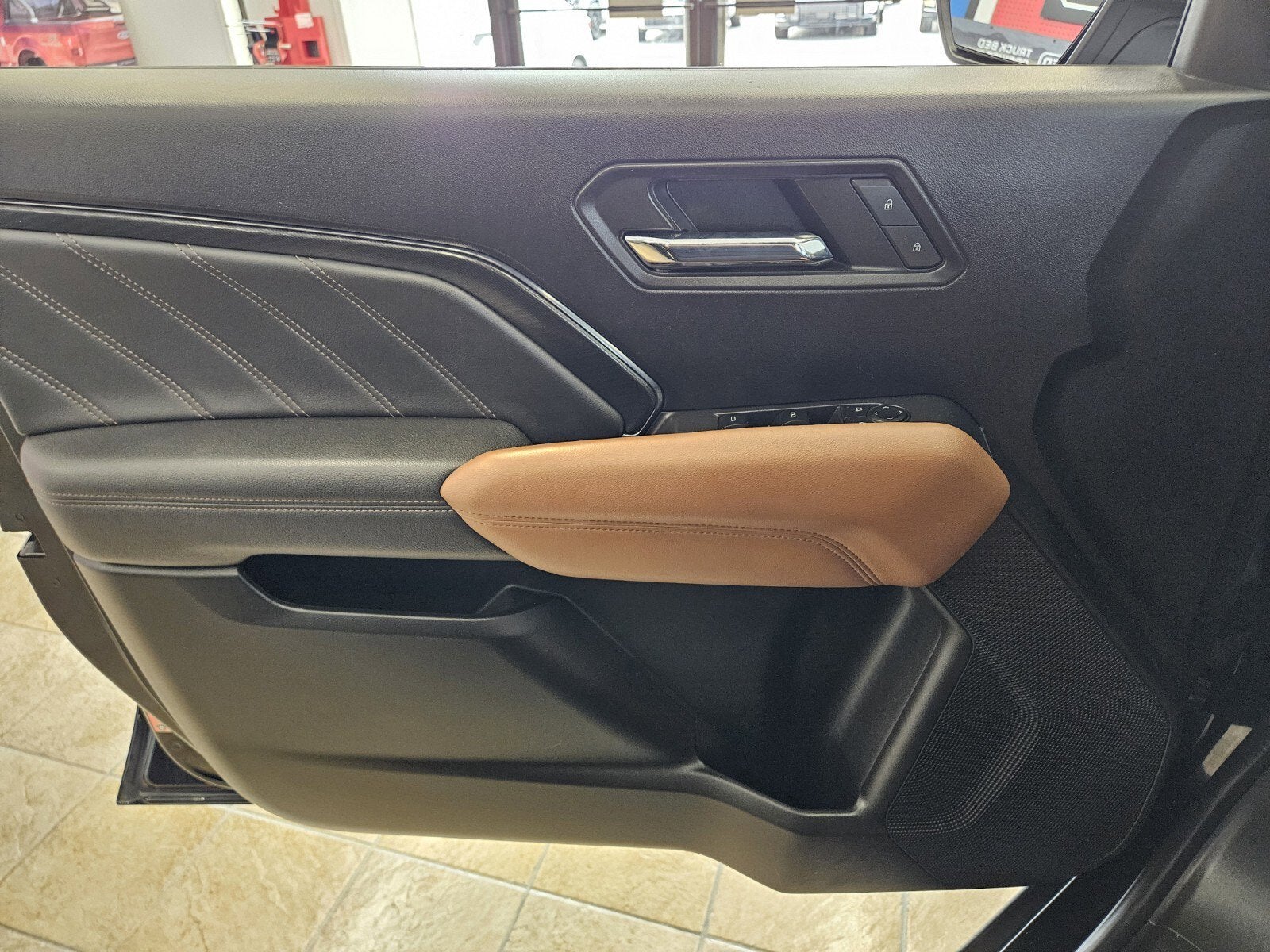 2023 GMC Canyon 4WD AT4