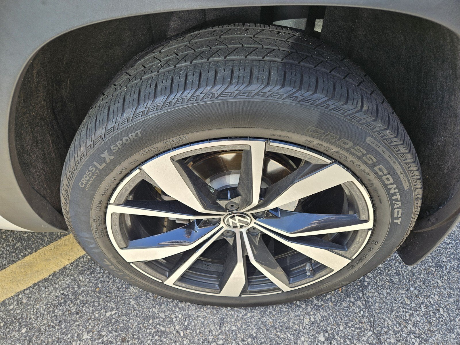 2024 Volkswagen Atlas Cross Sport 2.0T SEL Premium R-Line