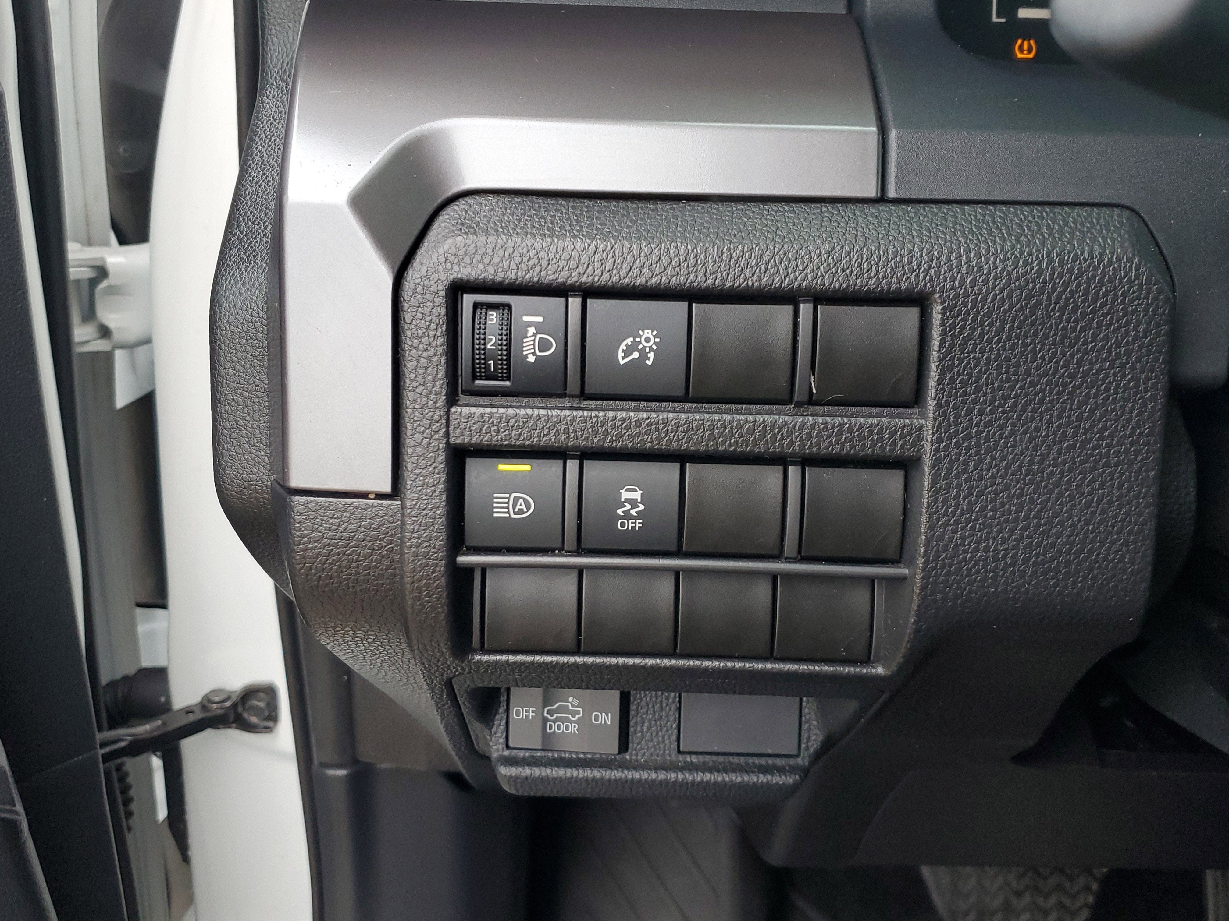 2025 Toyota Tacoma 4WD SR5