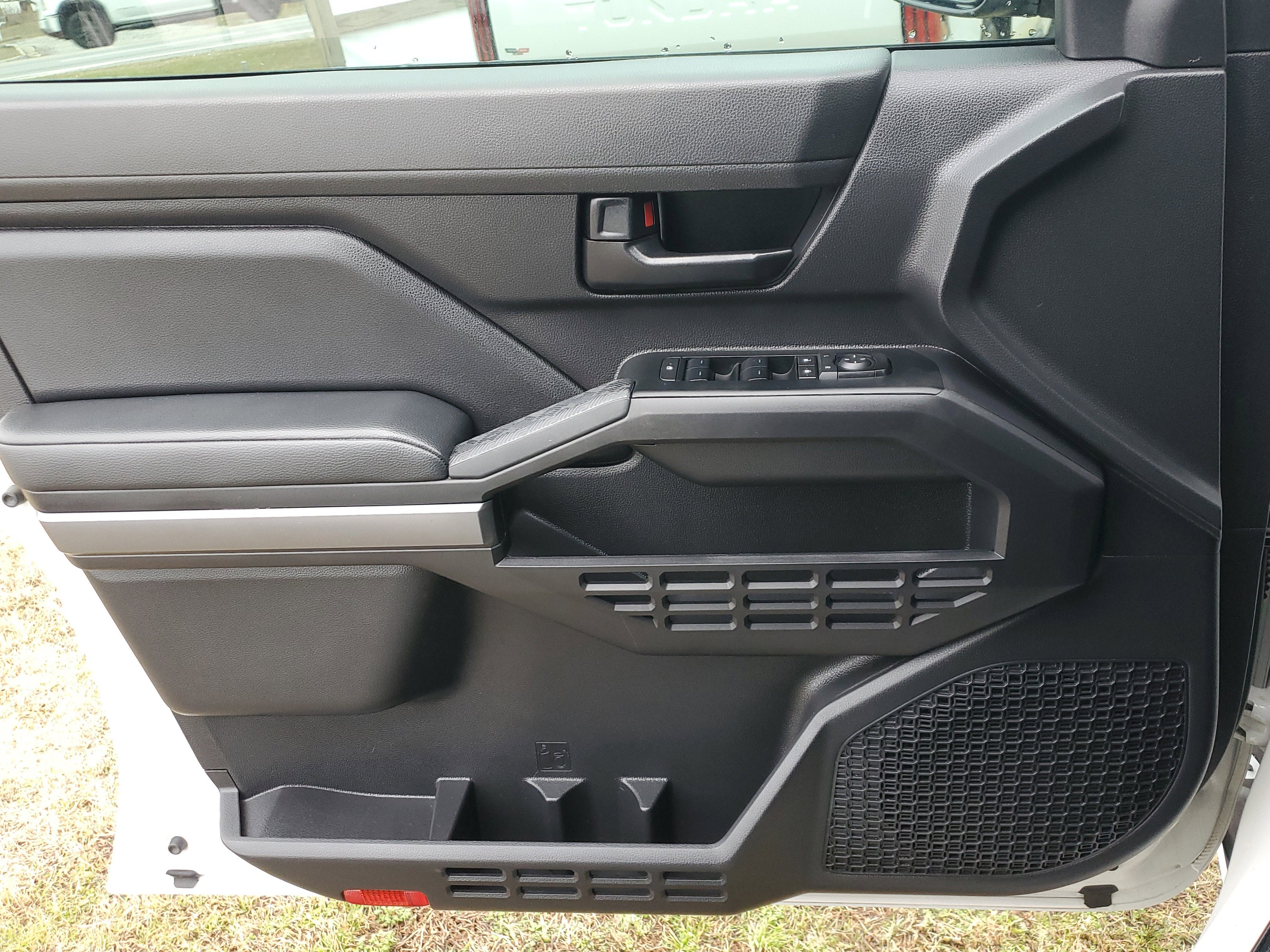 2025 Toyota Tacoma 4WD SR5