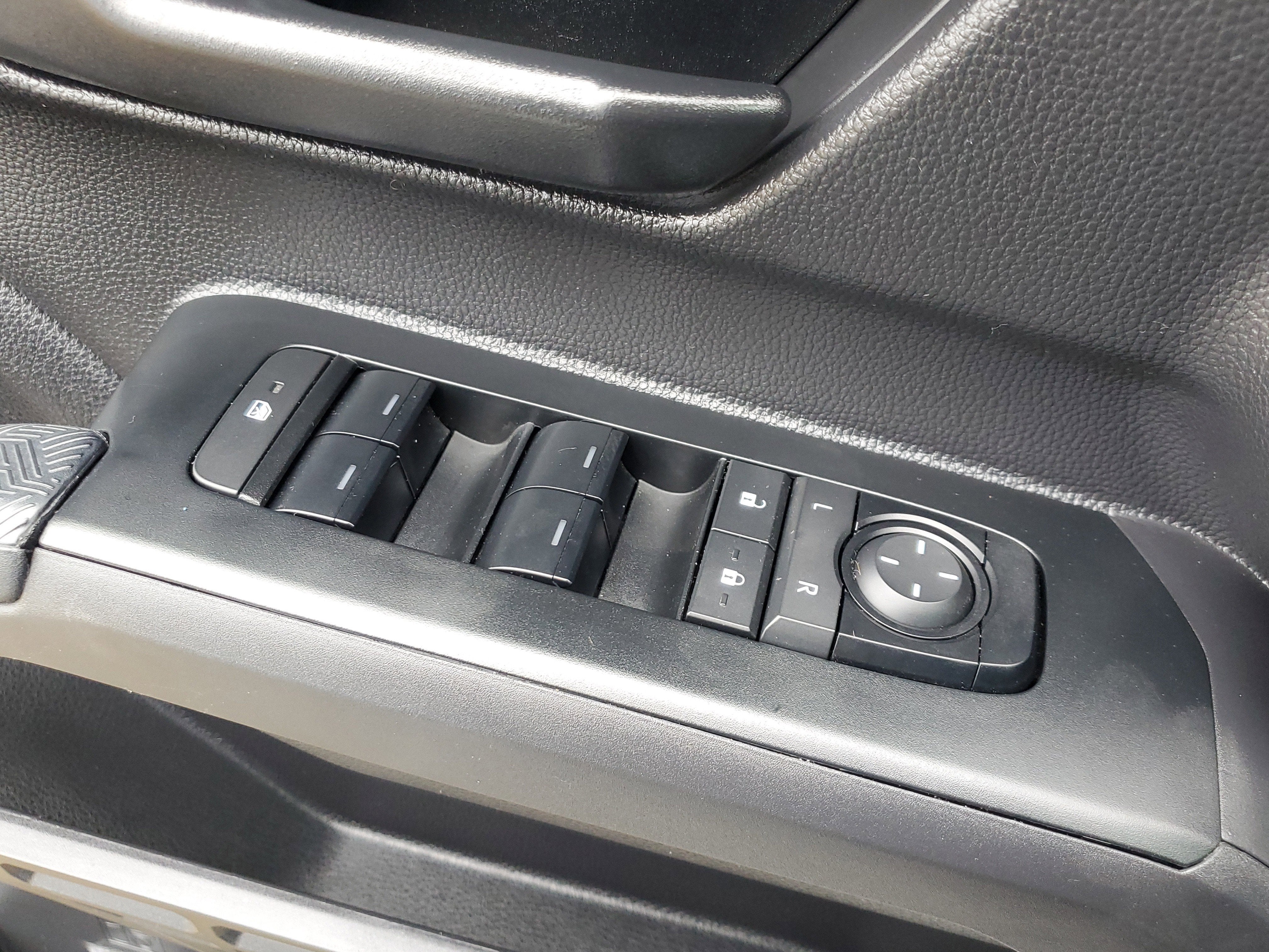 2025 Toyota Tacoma 4WD SR5