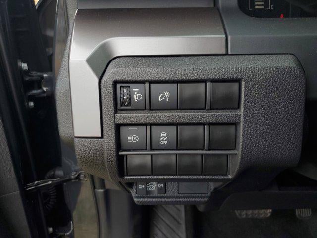 2025 Toyota Tacoma 4WD SR5