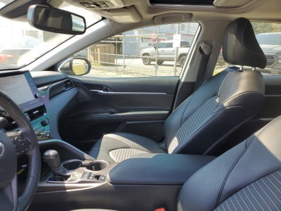 2022 Toyota Camry Hybrid SE