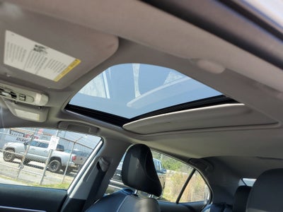 2022 Toyota Camry Hybrid SE