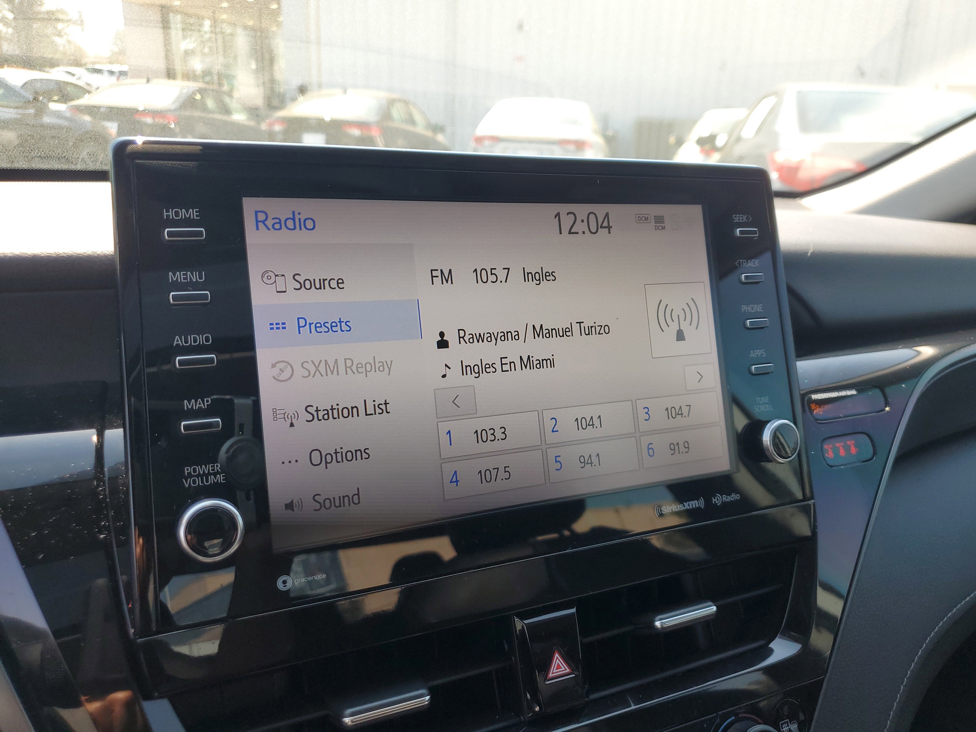 2022 Toyota Camry Hybrid SE