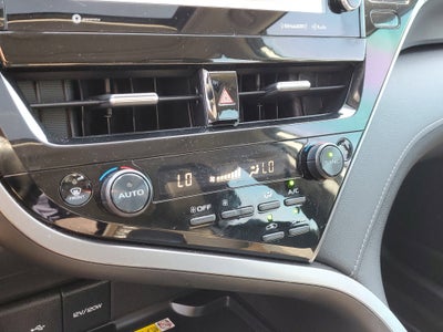 2022 Toyota Camry Hybrid SE