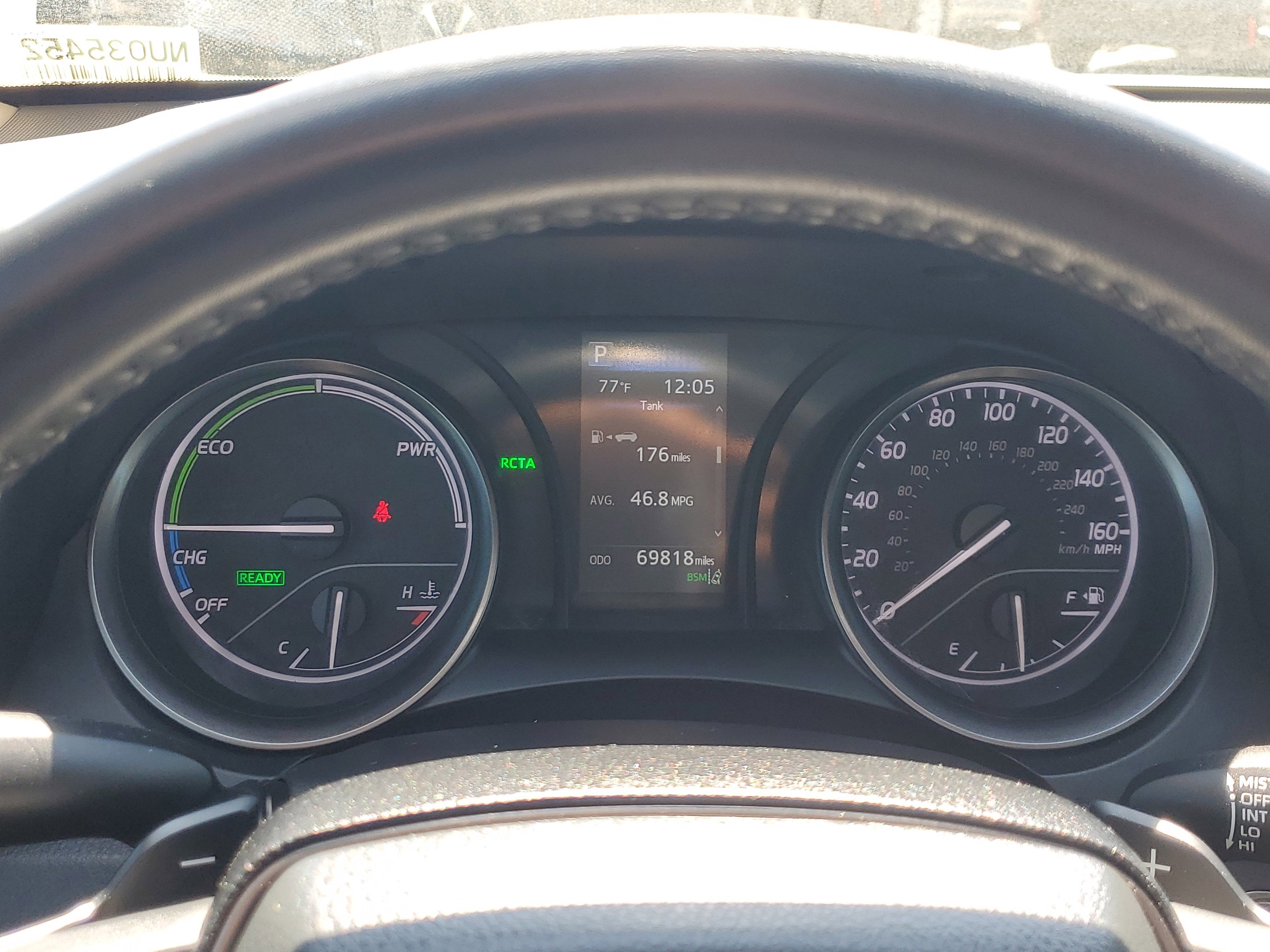 2022 Toyota Camry Hybrid SE